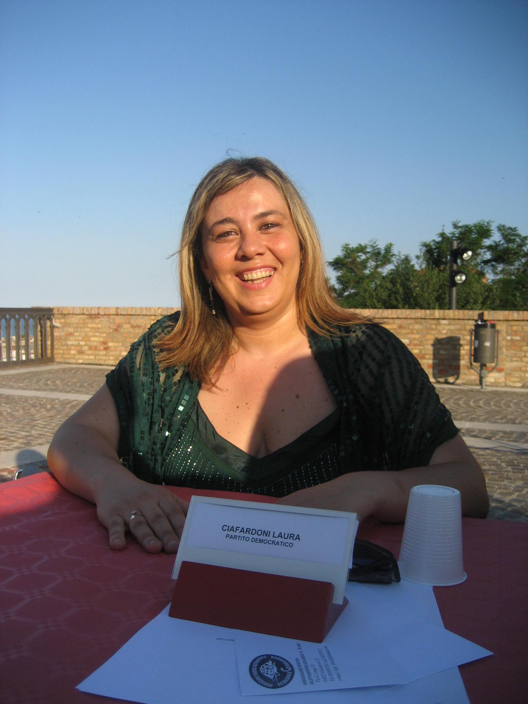 LAURA CIAFARDONI: AL SINDACO FRANCESCO MASTROMAURO AL VICE SINDACO NAUSICAA CAMELI AL PRESIDENTE DEL CONSIGLIO COMUNALE.
