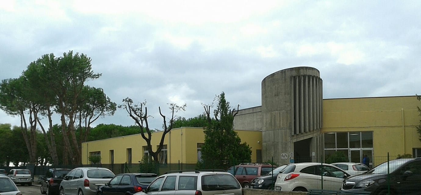 Scuola di via Mattarella. Il sindaco: “Reperiti i 37.000 euro per i lavori non preventivati relativi alla rimozione del pavimento”.